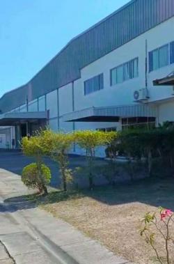 ขายที่ดินพร้อมสิ่งปลูกสร้างบ้านบึงชลบุรี ผังม่วงลายบนพื้นที่  24  ไร่ขนาดพื้นที่รวม 10,000 ตรม.