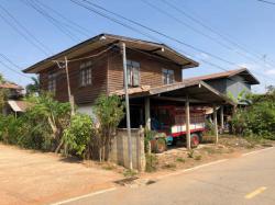 ขายถูก ที่ดินพร้อมบ้านไม้ตามสภาพ เพียง 4.7 แสน หลังโรงเรียนบ้านนาหนองทุ่ม ต.นาหนองทุ่ม อ.แก้งคร้อ จ.ชัยภูมิ