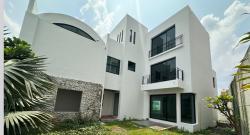 ขายบ้านเดี่ยว 3 ชั้น สุดหรู โครงการ Nobel เอกมัย 22 ที่ดินแปลงมุมขนาดใหญ่ ใจกลางเอกมัย ราคาขาย: 59.5 ล้านบาท 