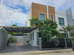 บ้าน - 38 ตาราง-วา 0 ngan 0 RAI  ใกล้ - Hot!! ชลบุรี   