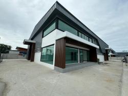 สำหรับนักลงทุนที่อยากขยายธุรกิจ ที่ดินพร้อมสร้างโรงงาน งบ 2.9 ล้าน ได้ที่ดิน 80 ตร.ว. พร้อมโกดัง 100 ตร.ม.