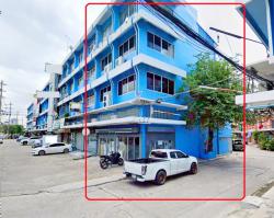 สโมสรทหารบก 600ม.  กำลังรีโนเวทให้ใหม่  รัชดา สุทธิสาร BTS สะพานควาย 1.1 กม. 12นอน 12น้ำ อาคาร2คูหา 4.5ชั้น  41ตร.วา. 721ตร.ม. 