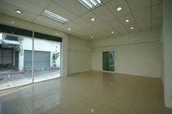 ให้เช่าอาคารพาณิชย์4ชั้น หลังมุม  ติดริมถนนใหญ่ ลาดพร้าว-วังหิน   ใกล้ตลาดนัด เหมาะสำหรับทำออฟฟิศ ร้านอาหาร โชว์รูม 