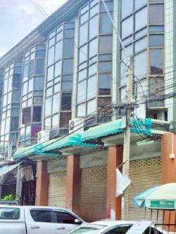 มีชั้นลอย 64 ตร.วา.780 ตร.ม บิ๊กซี สุวินทวงศ์ 200ม.MRT มีนบุรี 800 ม.ให้เช่าอาคารพาณิชย์ 3 คูหา 3 ชั้น 