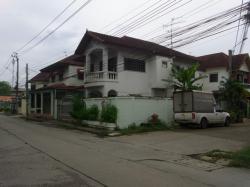 บ้าน 2 ชั้น หลังมุม บางบอน3 ทำเลดี อยู่ถนนเมนเพชรสยาม3