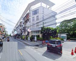 MRTลาดพร้าว101 1.6 กม.ให้เช่าอาคาร  4 ชั้น มีชั้นลอย 304 ตร.ม.19 ตร.วา. พระคุณกรุงเทพ  700 ม. 3 นอน  เดอะมอลล์ รามคำแหง 1.7 กม. รามคำแหง53