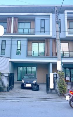 MRT ศรีลาซาล 1.3 กม. บางนา กม.5 บางแก้ว วัดคลองปลัดเปรียง 200ม. ให้เช่าทาวน์โฮม 3 ชั้น  24 ตร.วา. 284ตร.ม. ทำเลดี ติดถนนใหญ่