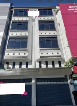 ขายอาคารพาณิชย์ 4 ชั้นครึ่ง  เนื้อที่ 44 ตารางวา รามอินทรา 67 ติดถนนใหญ่