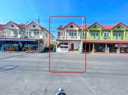 กาญจนาภิเษก ลัลลี่วิลล์ ใหญ่มาก ตลาดนิคมบางปู 3.6กม. ขาย-เช่าทาวน์เฮ้าส์ 2ชั้น หลังมุม 20ตร.วา. 160ตร.ม. พร้อมเฟอร์บางส่วน