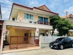  ให้เช่าบ้านนันท์นรินทร์ นาวง-ดอนเมือง 3 ห้องนอน  3 ห้องน้ำ ห้องนั้งเล่น 1  แอร 4 ที่จอดรถ 2 คัน 