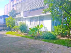 MRTลุมพินี 1.1 กม. MRT คลองเตย 800ม. ให้เช่าบ้าน 2ชั้น 1ไร่ 65ตร.วา. 386ตร.ม. พร้อมเฟอร์ 4 นอน 4 น้ำ 