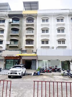 ใกล้ MRT ลาดพร้าว 101 เพียง 299 ม ให้เช่าอาคาร 4 ชั้น 20ตร.วา 320ตร.ม. 4นอน ปากซอยมี 7-11. ลาดพร้าว 126-132 ใกล้เดอะมอลล์ บางกะปิ 1.0 กม. 