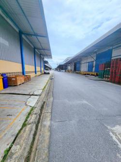 สนามบินสุวรรณภูมิ 2.5กม. มอเตอร์เวย์ ร่มเกล้า ให้เช่าโกดัง 2ชั้น 800ตร.ม.201 ตร.วา.  ARLลาดกระบัง 899กม. 