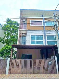 พัฒนาการ32 MRTคลองกลันตัน 1.5กม. อ่อนนุช35 ให้เช่าคฤหาสน์แนวตั้ง 4นอน ทาวน์เฮ้าส์ 3 ชั้น 21 ตร.วา. 252 ตร.ม.  เฟอร์ เครื่องใช้ไฟฟ้าครบ