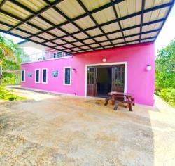 ทองสมบูรณ์คลับ 4 กม. ให้เช่าบ้านเดี่ยว 1 ชั้นครึ่ง มีระเบียง 200 ตร.วา. 299 ตร.ม.  รร.นานาชาติเซนต์สตีเฟ่นส์ 6.0 กม. 3  นอน 3 น้ำ 