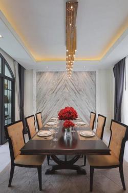 ให้เช่าทาวโฮมหรู ทำเลดี ถนนสุขุมวิท และถนนเพชรบุรี ใกล้แนวรถไฟฟ้า BTS สุขุมวิท  3ชั้น มีลิฟท์   พร้อมสระว่ายน้ำ