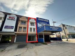 โฮมออฟฟิศ 3 ชั้น บนทำเลศักยภาพ ติดถนนสุขุมวิท ฝั่งขาเข้ากรุงเทพ เหมาะสุด ๆ สำหรับธุรกิจ หรือสำนักงานหน้าโครงการ พิมพาภรณ์ 7 