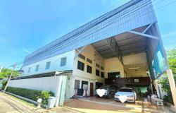 ลาดพร้าว รร.สตรีวิทยา2 1.2 กม.ซ.นาคนิวาส 49-53 ให้เช่าโกดัง ออฟฟิศ 3 ชั้น+ชั้นลอย 200 ตร.วา. 1,180 ตร.มMRTโชคชัย 4 3กม.