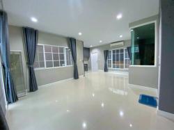 พระราม2 1.5กม.วัดพันท้ายนรสิงห์ รพ.พานาซี ให้เช่า บ้านแฝด 2ชั้น โกลเด้น 4นอน 29 ตร.วา.232 ตร.ม. รร.บางน้ำจืด 1.7 กม.