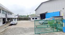 MRT สวนหลวง ร.9 2.4 กม.เฉลิมพระเกียรติ ร. 9 ให้เช่าโกดัง ที่ดิน 1ไร่ 1งาน สำนักงาน 2 ชั้น 1,305ตร.ม.พัฒนาการ   พาราไดซ์ พาร์ค 2.9 กม.