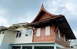 ให้เช่าบ้านเดี่ยว 2 ชั้น 50ตร.ว MRT สัมมากร 1กม.รร.นานาชาติฮีทฟิลด์ 1กม.165ตร.ม.รร.เตรียมอุดมศึกษาน้อม 500ม.  3นอน 2 น้ำ