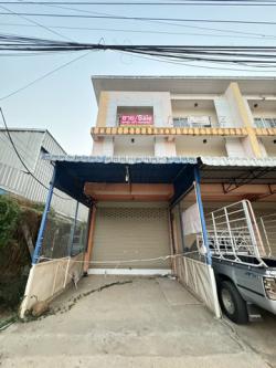 ขายขาดทุนอาคารพาณิชย์ 3 ชั้น ติดถนนสายแม่สอด-อุ้มผาง อาคารพาณิชย์พระธาตุผาแดง อาคารพาณิชย์ติดถนนแม่สอด  ต.พระธาตุผาแดง อ.แม่สอด จ.ตาก