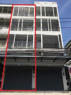  ให้เช่าตึกแถว 4  ชั้น    3 ห้องนอน 3  ห้องน้ำ  1  ห้องครัว  ปรับปรุงใหม่ทั้งหลัง  ติดถนนอ่อนนุช 47 ใกล้ตลาดเอี่ยมสมบัติ