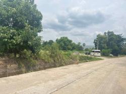 ขายและให้เช่าที่ดินพานทองชลบุรีทำเลทอง พานทอง จ.ชลบุรี ติดแหล่งอุตสาหกรรม และเขตความเจริญ