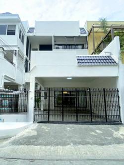 MRT พระราม 9 900 ม.ให้เช่าทาว์นโฮมสุดหรู 3ชั้น 49 ตร.วา 609 ตร.ม.พระราม 9 ซ.3-9 รัชดาภิเษก 2-4 