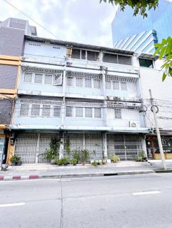 เกตเวย์เอกมัย 375 ม. 20 นอน 20 น้ำ ทำเลดี ติดถนนใหญ่  ม.กรุงเทพ คลองเตย 900 ม.  เหมาะกับธุรกิจทุกประเภท หรือสำนักงาน 