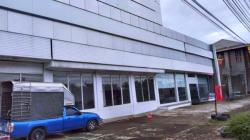 MRT หลักสอง 2.5 กม. ตลาดแยกทศกัณฑ์ 1.9 กม. ให้เช่าด่วน โชว์รูมรถยนต์ ขนาดใหญ่ พร้อมโรงซ่อม  500 ตร.วา. 2000 ตร.ม.  เดอะมอลล์บางแค 2.3 กม.