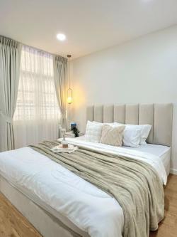 ให้เช่าบ้านชั้นเดี่ยว  4 ห้องนอน 3 ห้องน้ำ  ตกแตงสวยงามพร้อมอยู่ หมู่บ้านรัชดานิเวศน์ เขตห้วยขวาง