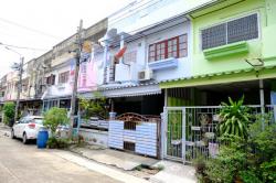 ขายทาวน์เฮ้าส์ 2 ชั้น 18 ตารางวา ม.ณัฐกานต์ เพชรเกษม 112