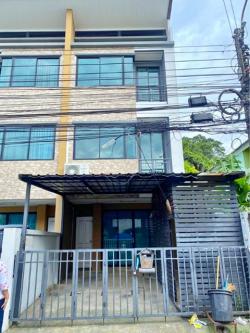 ตลาดนัมเบอร์วัน ราม 2 1.9 กม.MRT ศรีอุดม 2.3กม. ให้เช่าคฤหาสน์แนวตั้ง  3 ชั้น 20ตร.วา.เฉลิมพระเกียรติ ร.9 8-16 4นอน  232ตร.ม.  3 น้ำ  