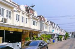 MRTรามอินทรา40 1.4กม. ให้เช่าบ้านทาวน์เฮ้าส์ 2 ชั้นด่วน!  3นอน นวลจันทร์ แบตมินตัน ฟุตบอลคลับ 100ม. 2น้ำ  22ตร.วา.172 ตร.ม. 