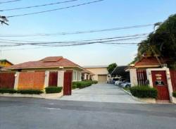 ขาย สำนักงาน โกดัง MRT มัยลาภ 1.2 กม. โลตัส รามอินทรา ซ.8 1 กม. ที่พักอาศัย แบบครบวงจร 1 ไร่กว่า หรือ 405  ตร.วา. 705 ตร.ม. 5 ออฟฟิศ 6 น้ำ 