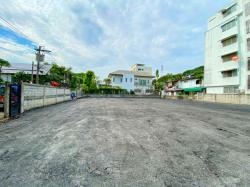 เดอะไนน์ พระราม 9 400 ม. ARL หัวหมาก 1.9 กม.ให้เช่าที่ดิน  220ตร.วา. ถนนพระราม9  ที่ดินสวย เหมาะสำหรับทำเป็นที่จอดรถบริษัทฯ  ทางด่วนศรีรัช