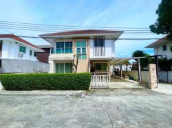 รีโนเวทใหม่ รพ.ไทรน้อย 3.7 กม. ติดถนนหลัก  ให้เช่าบ้านเดี่ยว 2 ชั้น  2 น้ำ 3 นอน ตลาดหัวมุม 400 ม.เดินทางง่าย MRT คลองบางไผ่  