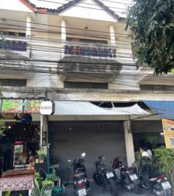 ทาวน์โฮม 2 ชั้นครึ่ง ห้าแยกสันติธรรม ของดี ราคาต่ำกว่าตลาด โครงสร้างแข็งแรง ปรับนิด ขายต่อได้กำไรเห็น ๆ