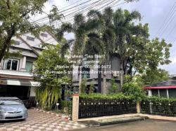  DSL-831 ขายด่วน บ้าน ขายบ้านเดี่ยวหรู 2 ชั้น (3 หลัง) ถ.พัฒนาการ 136.9 ตร.ว. 5 น 5 น้ำ 4 จอดรถ (ห่าง ซ.ทองหล่อ 10 นาที), ราคา 54 ล้านบาท 5 Bedroom 54000000 บาท.   สะอาด