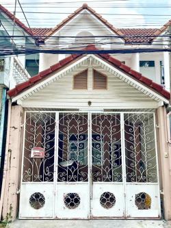 พร้อมเข้าอยู่ นวมินทร์ 131-139 17 ตารางวา 127ตรม. รับร้านอาหาร ตลาดปัฐวิกรณ์ 1.3กม. ไทวัสดุ Lotus  ทาวน์โฮม 2 ชั้น 2นอน 2น้ำ  