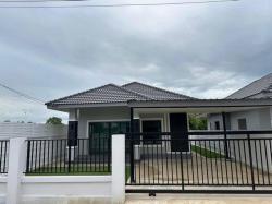 ขายบ้านชั้นเดียว หมู่บ้านรดาโฮม เฟส5 อ.ดอยสะเก็ด จ.เชียงใหม่ เฟอร์ครบ หิ้วกระเป๋าเข้าอยู่ได้เลย