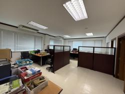 ให้เช่าสำนักงาน 3ชั้น มีลิฟท์ โกดังสินค้า นนทบุรี Line ID@757zwvfy