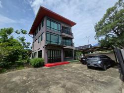 ให้เช่าบ้านเดี่ยว 3 ชั้น ย่านประชาอุทิศ 60 เนื้อที่ 109 ตรว 3นอน 3น้ำ มีห้องน้ำในตัวทุกชั้น บ้านทิศเหนือ - ghd000622R