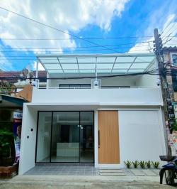 รร.นานาชาติรีเจนท์ 1.2 กม. ประชาราษฏร์บำเพ็ญ 12-18 ตลาดสดห้วยขวาง 1.4 กม.ทาวน์เฮ้าส์ 2 ชั้น รีโนเวทใหม่