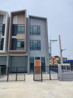 ให้เช่าโกดังสร้างใหม่พร้อมออฟฟิศหลังมุมย่านซอยกัตนาบางใหญ่นนทบุรี