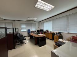 ให้เช่าสำนักงาน 3ชั้น มีลิฟท์ โกดังสินค้า นนทบุรี Line ID@757zwvfy