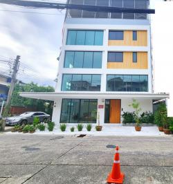 จอดรถได้ 5 คัน รัชดา MRT ห้วยขวาง 699ม. เซ็นทรัล พระราม9 ให้เช่าอาคารออฟฟิศ 5 ชั้น ซอยประชาราษฎร์บำเพ็ญ10-19 761 ตร.ม. ตลาดห้วยขวาง 800ม.