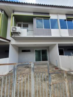 MT5ให้เช่าทาวน์เฮาส์ 2 ชั้น หมู่บ้านThe Trust Town วงแหวน-ลำลูกกา ใกล้ทางขึ้น-ลง มอเตอร์เวย์ ตรงข้ามบิ๊กซีคลอง5