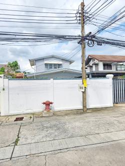 ซ.ประชาชื่น 1-8 มจพ. 4.5 กม.  สะพาน99 450ม. บ้านเดี่ยว 2ชั้น 3-4นอน MRTบางซ่อน 1.5 กม. 60ตรว. 200ตรม.  บางซื่อ  2น้ำ  เกทเวย์ แอท บางซื่อ